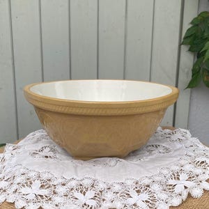 Vintage T.G. Green Gripstand Mixing Bowl | English Yellow Ware Bowl | Church Gresley | 1940s 1950s Farmhouse Kitchenware