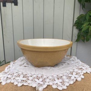 Vintage T.G. Green Gripstand Mixing Bowl | English Yellow Ware Bowl | Church Gresley | 1940s 1950s Farmhouse Kitchenware
