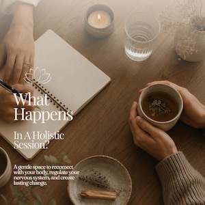 Pu&ograve; includere: Un taccuino a spirale con il testo What Happens In A Holistic Session? A gentle space to reconnect with your body, regulate your nervous system, and create lasting change. Include una tazza in ceramica, una candela e un bastoncino di palo santo.