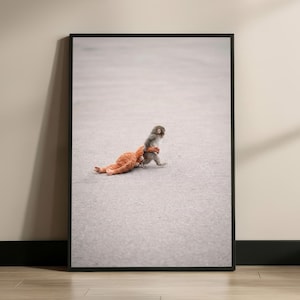 Lámina de pared "Punch the Abandoned Baby Monkey": póster fotográfico de animales conmovedores para sala de estar y oficina