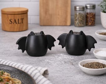 Salt- och pepparkar med fladdermusmotiv, gotisk köksdekoration, Halloween-borddekoration, svarta fladdermuskar, kusliga mattillbehör