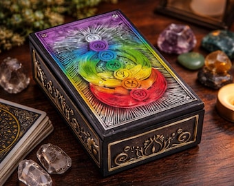 Regnbågschakra tarotkortslåda | Spirituell förvaringslåda | Handgjord kortlekshållare | Meditation altaredekor | Gåva för tarotälskare