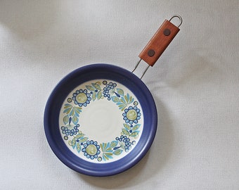 Norge Figgio Flameware blue floral skillet, Vulcanus Norway 1970s