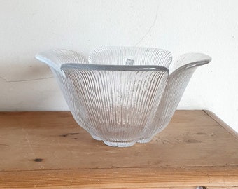 Holmegaard Garni skal bowl. Textured flower bowl, original sticker. 1980s Copenhagen, Denmark