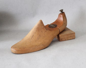 Vintage wood shoe shaper, shoe tree