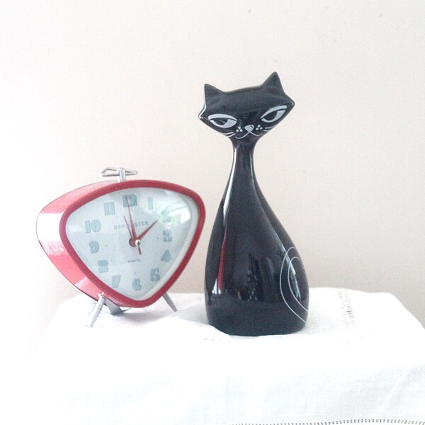 Vintage black pottery cat. Stylised pottery cat