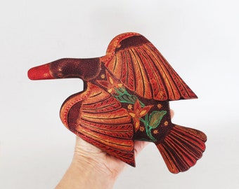 Mexican folk art bird-shaped trinket box. Alebrije trinket box