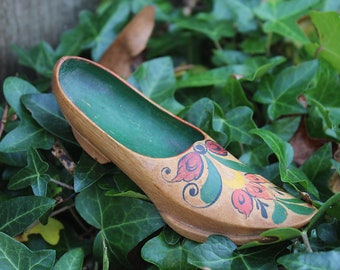 Vintage hand painted miniature Swedish shoe/clog. Swedish, Scandinavian folk art shoe