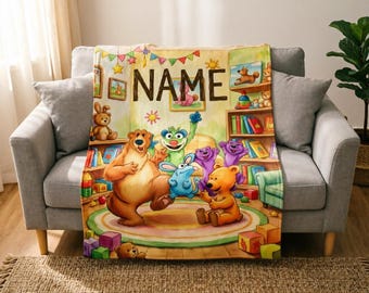 Personalized Cartoon Bear Fleece Blanket – Custom Name Throw for Kids' Nursery Decor
