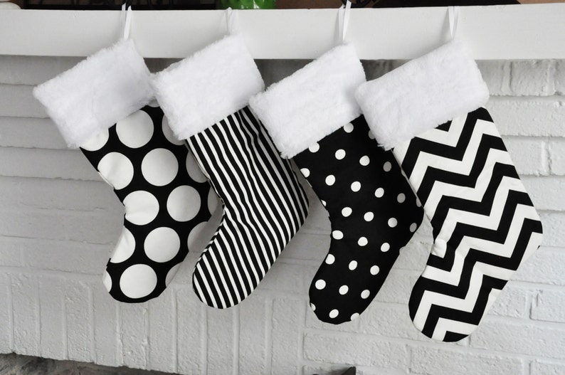 Personalized Plaid Christmas Stocking, Modern Farmhouse, Black and White Plaid, Personalised Buffalo Check Christmas Stocking, Holiday 631 zdjęcie 7