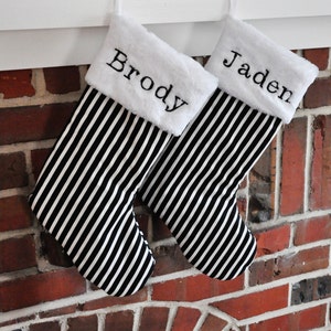 Personalized Plaid Christmas Stocking, Modern Farmhouse, Black and White Plaid, Personalised Buffalo Check Christmas Stocking, Holiday 631 zdjęcie 8