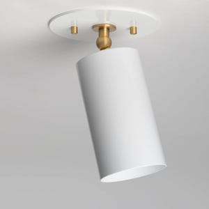Moderne Messing verstellbare Spotlight Deckenleuchte, minimalistisches weißes Zylinderlicht