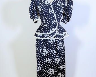 Traje de falda peplum azul marino de Lord & Taylor de los años 80, algodón con estampado floral de lunares, talla 10.
