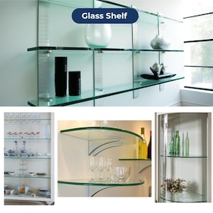 K&ouml;nnte beinhalten: Glasregale mit modernem Design. Die Regale bestehen aus klarem Glas und werden von Metallhaltern getragen. Das Bild zeigt auch eine Glasvitrine und Glasregale mit Glaswaren.
