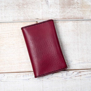 Cartera de pasaporte de cuero, cubierta de pasaporte de viaje, billetera de pasaporte personalizada, cubierta de pasaporte hecha a mano, cubierta de diario de notas de campo de cuero imagen 3