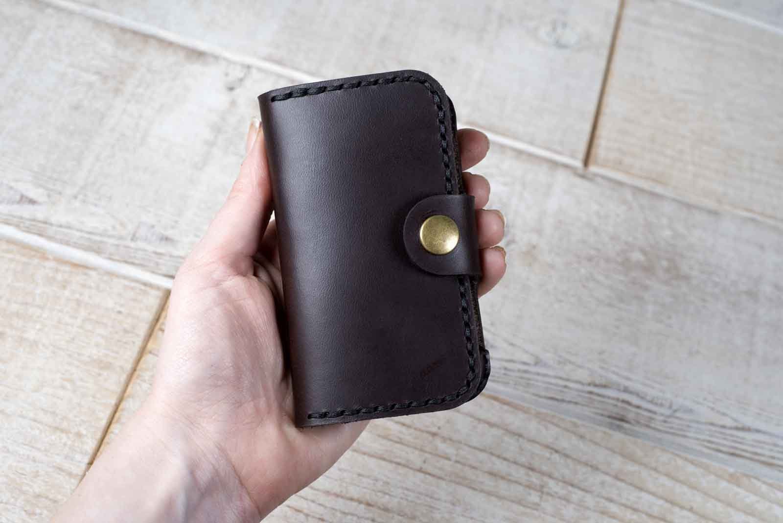Long Leather Crossbody Phone Pocket - Fits All iPhone Models, Samsung Galaxy S6 Edge+ / Note5 - Black Onyx - Personalized Holiday Gifts, Leatherology