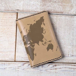 Cartera de pasaporte de cuero, cubierta de pasaporte de viaje, billetera de pasaporte personalizada, cubierta de pasaporte hecha a mano, cubierta de diario de notas de campo de cuero imagen 6