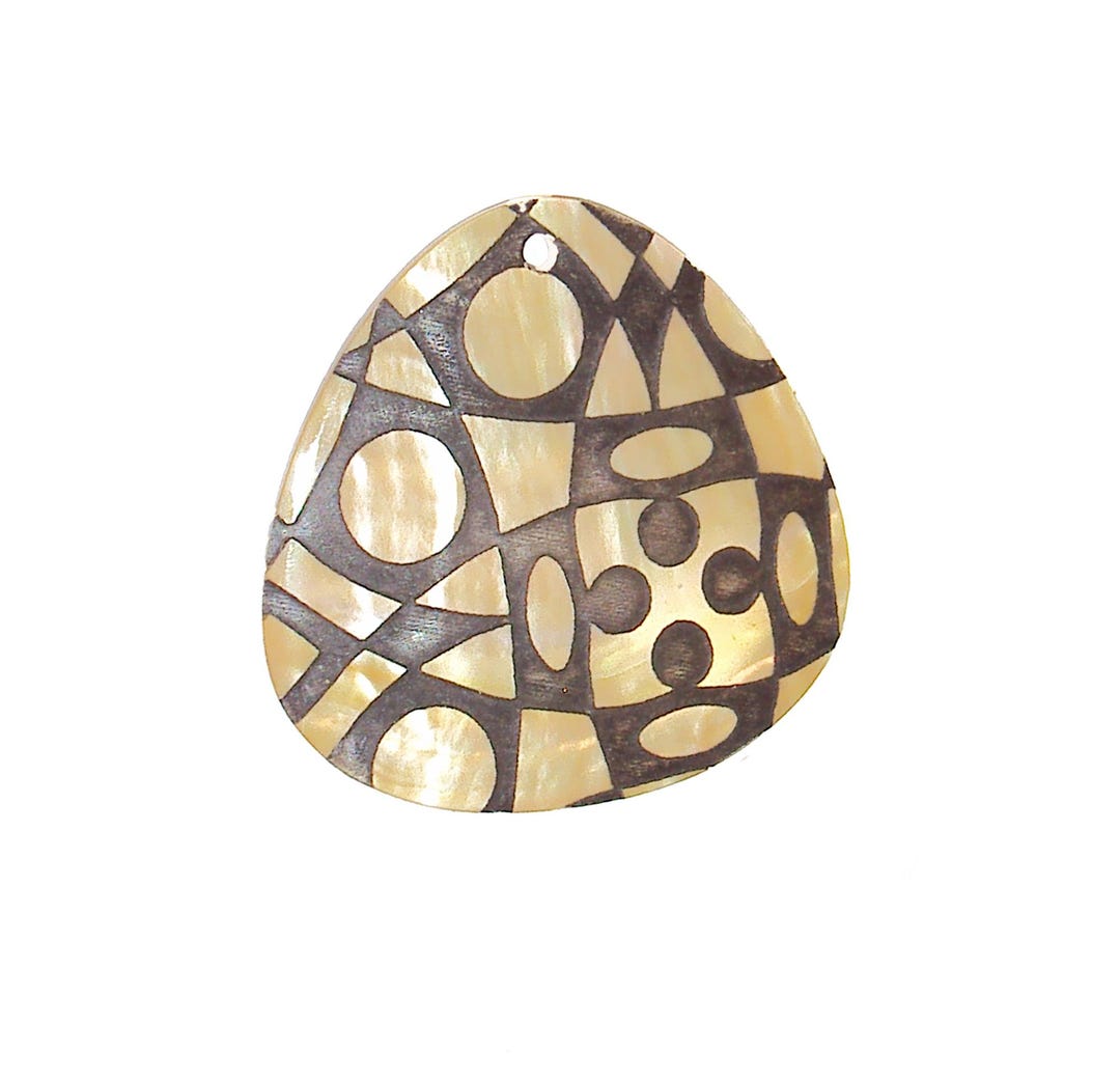 Pilly Shell Lilly Pilly Handcrafted Etched Mother of Pearl Abstract Design Triangle ...