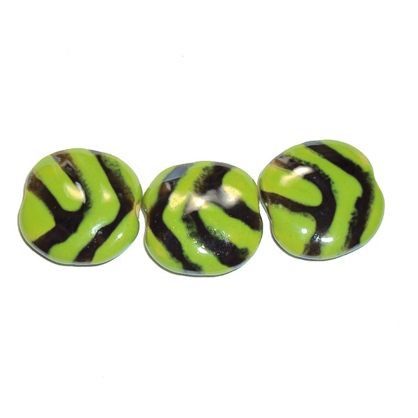 Kazuri Bead SINGLE Fair Trade Ceramic Bead from Africa Pita Pat Gaby, Apple Green/Pewter