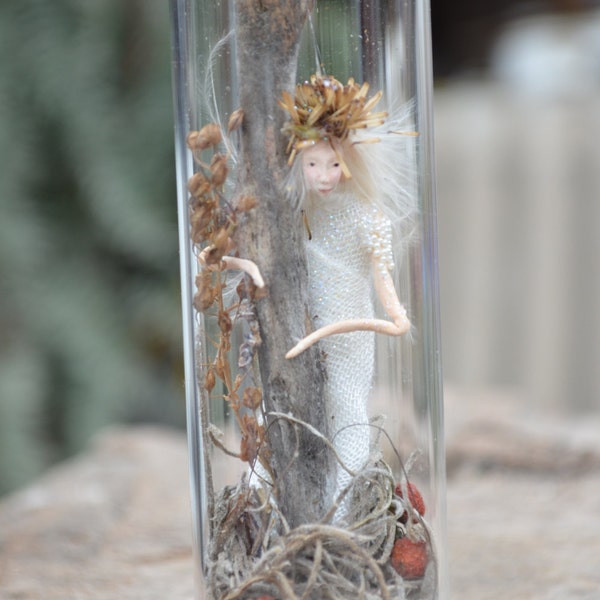 Fairy Resting in enchanted bottle - Woodland Spirit - Nigrica Miniatures sculpt hand made by Johana Molina