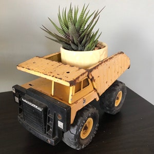 caterpillar toy dump truck