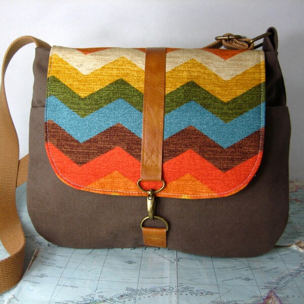 Reserved. Indian summer -- Crossbody messenger bag // Chevron purse // Adjustable strap// Vegan