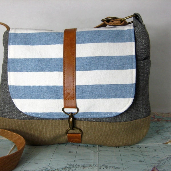 Alabama-- Crossbody messenger bag // Adjustable strap // Vegan purse