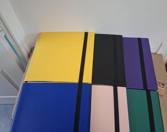 Album portaoggetti per 480 carte collezionabili Pokémon e altre carte del GCC. Colori a scelta.