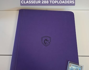 Raccoglitore con chiusura a zip per conservare 288 carte sotto contenitori toploader per Pokémon e altri GCC. Disponibile in vari colori.