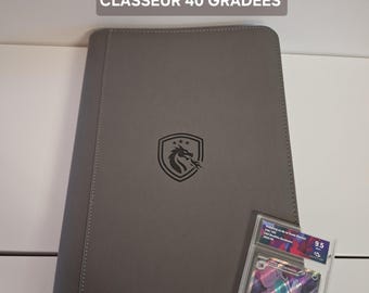 Raccoglitori per 40 carte PSA/Collect-aura classificate e altre carte Pokémon e GCC. Disponibili in vari colori.