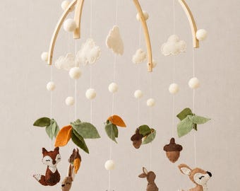 Waldtier-Mobile für Babys | Handgenähte Waldtiere aus Filz | Handgefertigte Kinderzimmerdekoration