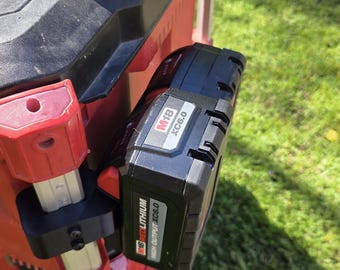 Battery Buddy 2 – M18 Battery Holder for Packout Side Rails | Dual Battery Mount Organizer (Left or Right)