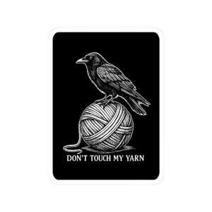 Adesivo Raven Yarn Addict / Regalo gotico per appassionati di uncinetto / Decalcomania in vinile immagine 2