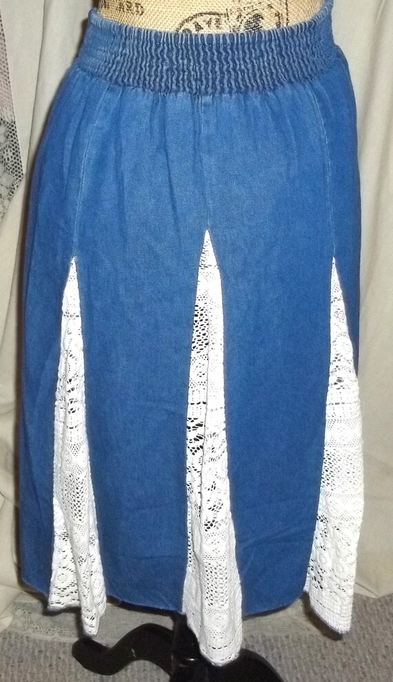 Vintage, women denim and lace skirt, size Medium, 