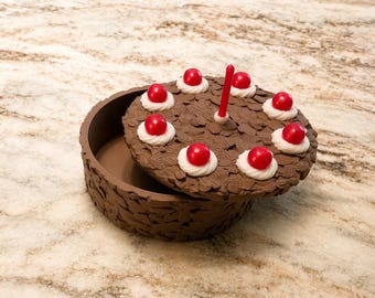 Förvaringslåda för kakor med lock, fejkchokladtårtdekor, söt skrivbordsorganisatör, lekköksleksak, kawaii present till barn, prydnadsask, bageridekor