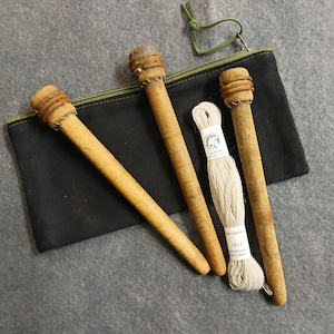 Wood Bobbins / vintage Factory Bobbins / Thread Bobbins / Bobbins for thread