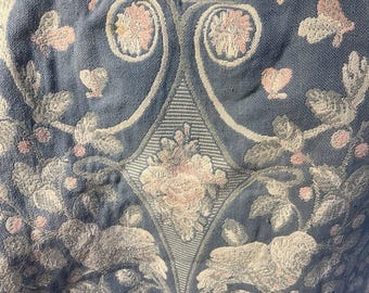 Manta tapizada floral vintage estilo cottagecore azul rosa con flecos 62x45