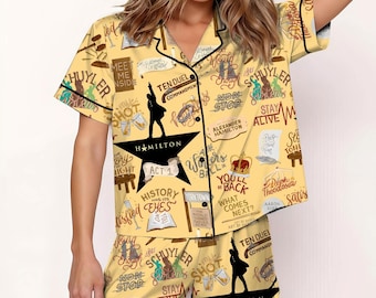 Hamilton Broadway satin pyjamasset, musikalteatersömnad, Alexander Hamilton-inspirerad matchande julpyjamas, present till henne