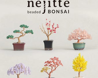 Puede incluir: Un kit de manualidades con seis árboles bonsái de cuentas de varios colores. Los árboles están en macetas pequeñas e incluyen diseños de cuentas verdes, rosas, rojas, amarillas y moradas. El texto "nejitte beaded bonsai" está en la parte superior.
