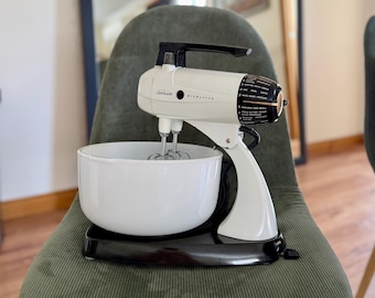 Vintage Sunbeam Mixmaster Modell A24 | Küchenmaschine | Milchglas Schüsseln | Retro Küchengerät