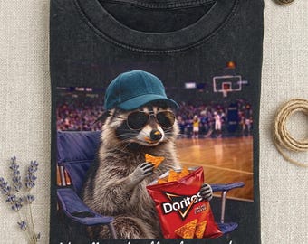Chemise de créature littéralement juste un blanchisseur de couleurs, chemise drôle de raton laveur, chemise de basket-ball pour maman, chemise de sport pour maman, chemise de jour de match