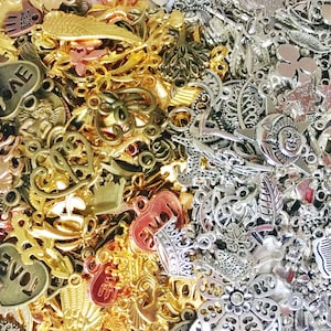 Mixed colors of charms,  mixed colors of silver, brass and gold in 25/75 mixed pendant lot