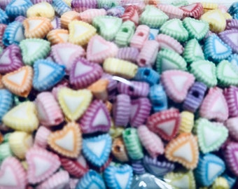 Contas em formato de coração, Mix de Contas Acrílicas em Formato de Coração em Tons Pastel: Materiais para Bijuterias Estampadas