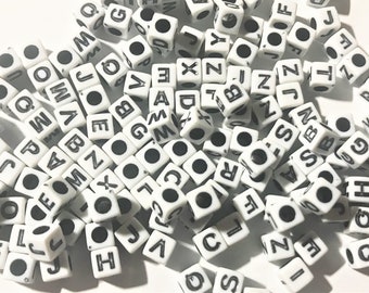 Alphabet carré blanc, cube de 6 mm gros trous européens, perles lettres noires et blanches, mélange de bracelets lettres lettres bricolage