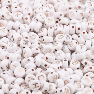 Letra de oro blanco y rosa, letra metálica del alfabeto, cuentas de letras acrílicas redondas de 7 mm Elija la letra de sus cuentas regalo de lote de cuentas a granel para artesanos