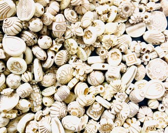 Antique Cream & Gold Acrylic Bead Mix: Assorted Sizes