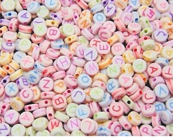 Perles de l'alphabet en acrylique pastel : perles de lettres rondes de 7 mm pour travaux manuels, lettres simples ou mixtes