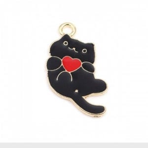 Black cat charm. enamel pendant charm , cat with heart, halloween cat