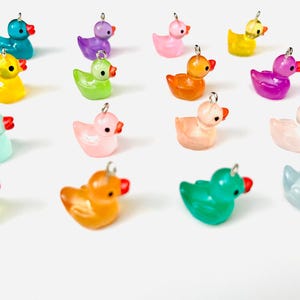 Glow in the dark duck charm, 3D resin duck charm, luminous pendant or keychain charms, flat bottom charms 12 colors