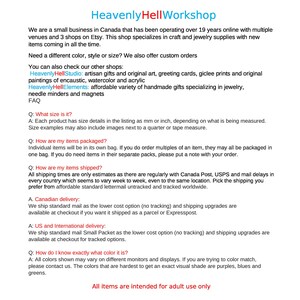 Puede incluir: Heavenly HellWorkshop es una peque&ntilde;a empresa en Canad&aacute; que se especializa en suministros para manualidades y joyer&iacute;a. Ofrecen pedidos personalizados y una variedad de regalos hechos a mano, que incluyen arte original, tarjetas de felicitaci&oacute;n y joyas. La tienda ha estado operando durante m&aacute;s de 19 a&ntilde;os y tiene m&uacute;ltiples locales y 3 tiendas en Etsy.
